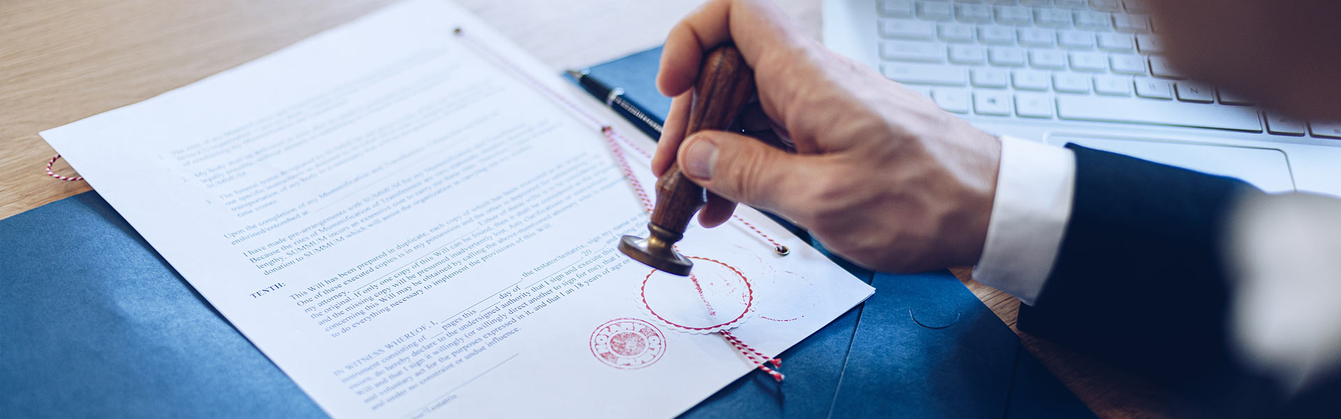 Notar beglaubigt eine Patientenverfügung