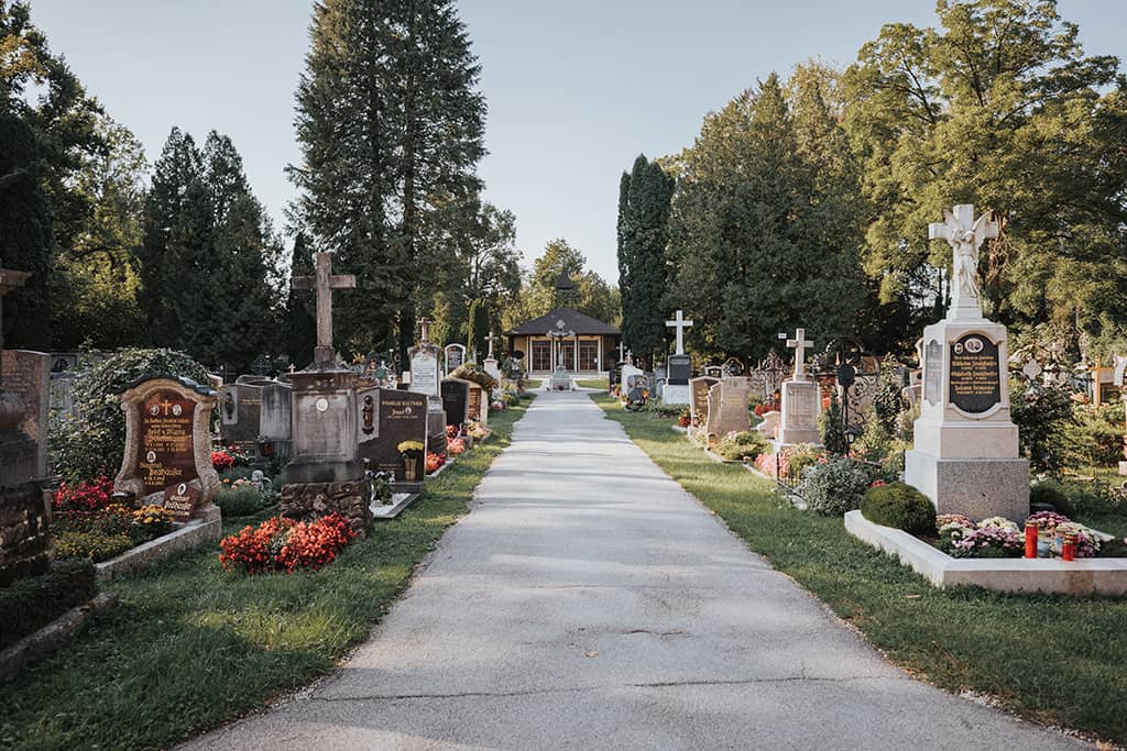 Friedhofs-allee